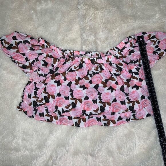 Sz Medium Pink Floral Flower Forever 21 Crop Off Shoulder blouse top - Picture 1 of 7